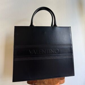 Valentino by Mario Valentino
Olivia Soave Leather Tote bag